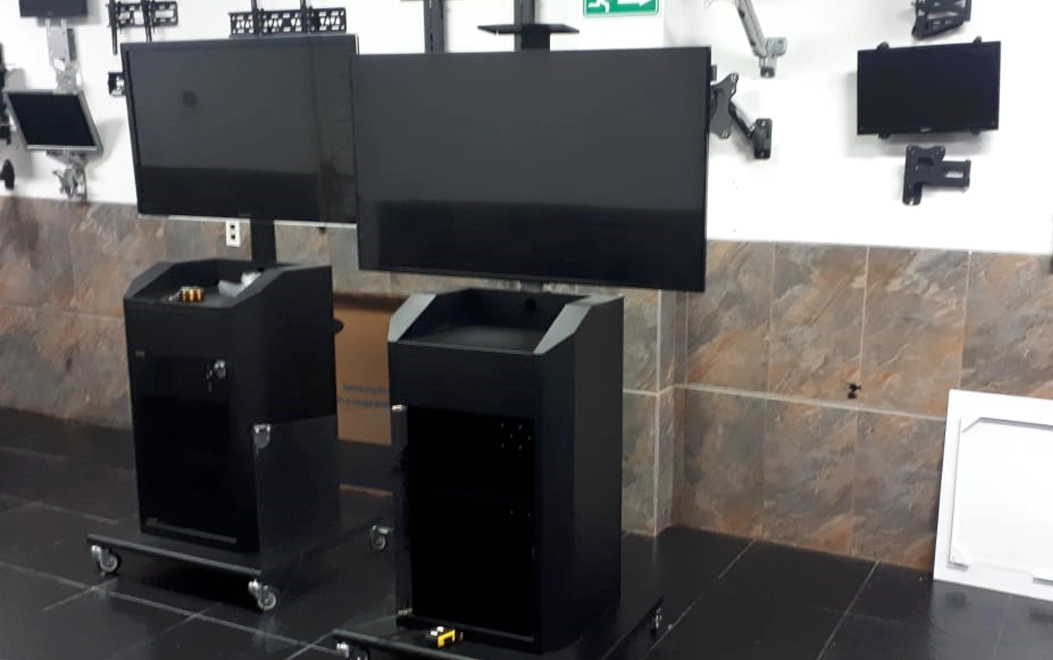 Mueble metalico para la instalacion de pantallas y equipos de videoconferencias